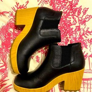 Dr. Scholl’s Wild About Clog Chelsea Boot